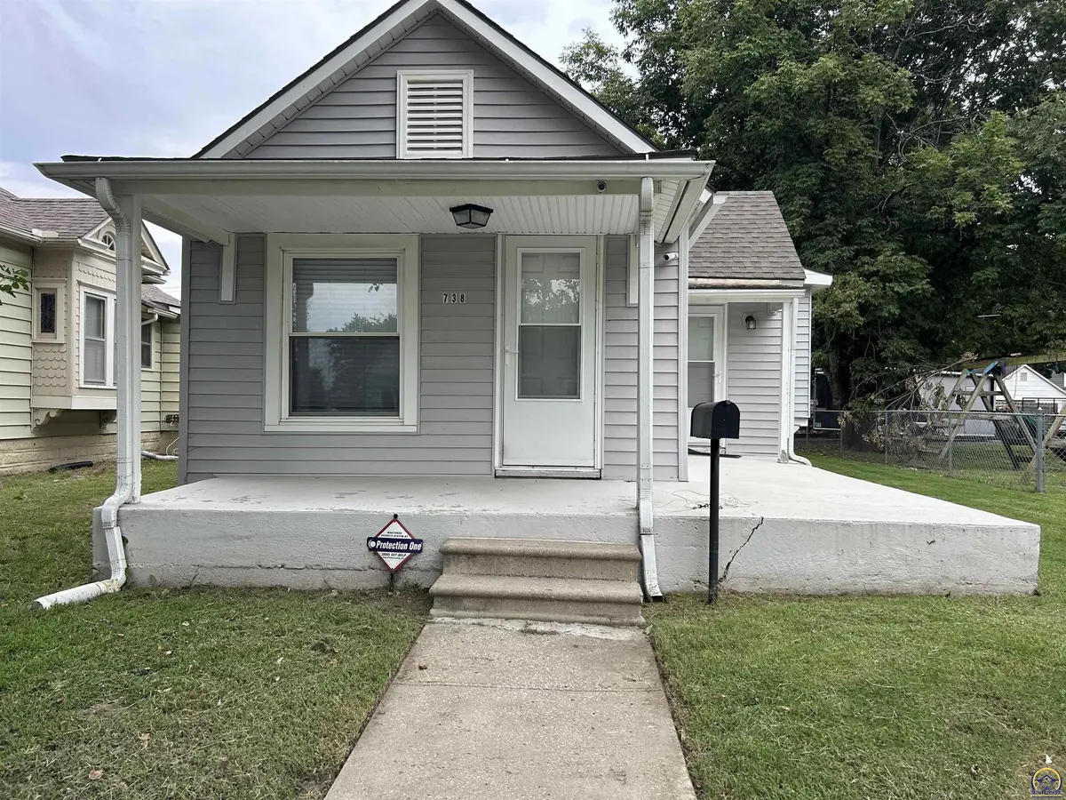 738 NE Green ST, Topeka, KS 66616