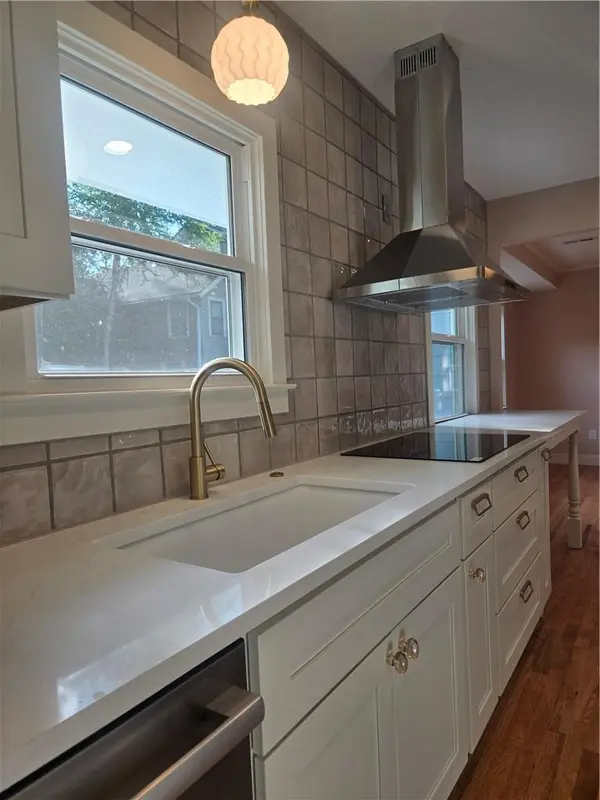 714 E 54th TER, Kansas City, MO 64110