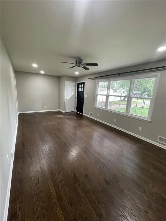 506 E 91st TER, Kansas City, MO 64131