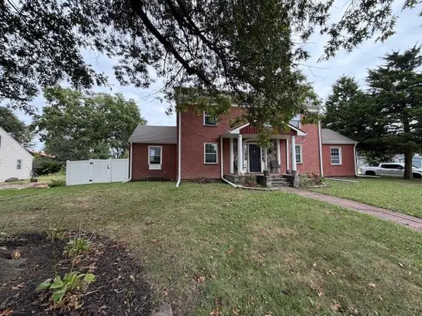 908 E Pearl ST, Harrisonville, MO 64701