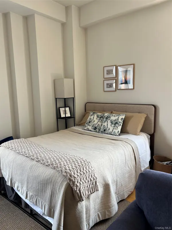 20 West ST #37E, New York (manhattan), NY 10004