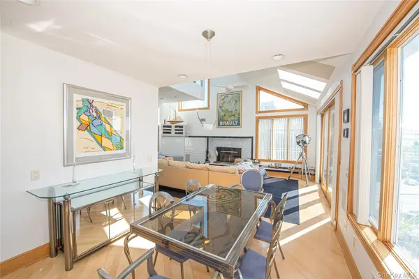 78 Hawser DR, Oak Beach, NY 11702