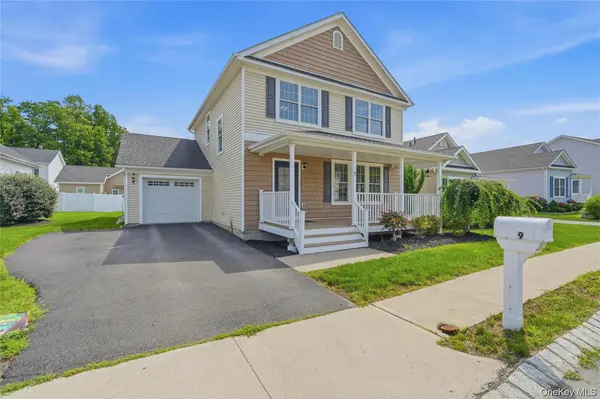 9 Emerson TER, Highland, NY 12528