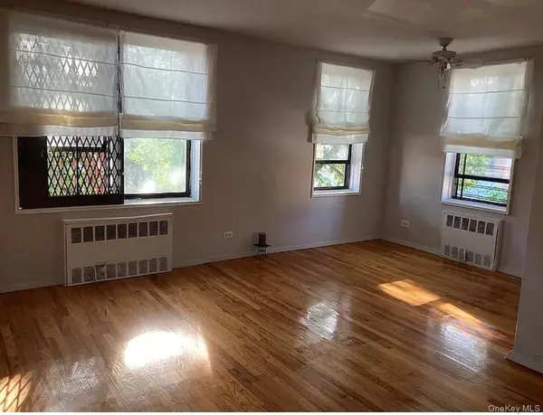 88-30 182nd ST #3G, Hollis, NY 11423
