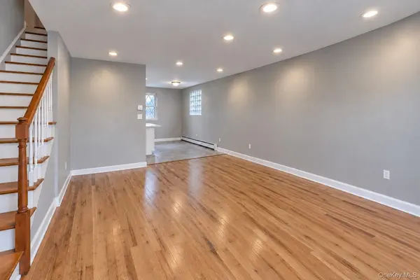 276 Swinton AVE, Bronx, NY 10465