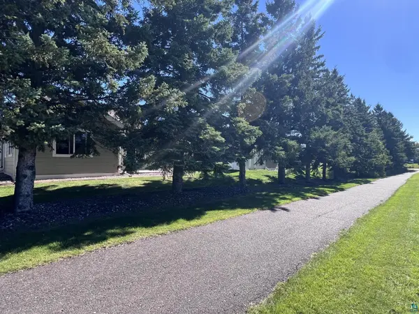 38 Billings Ln, Superior, WI 54880