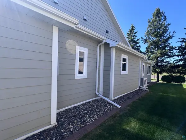38 Billings Ln, Superior, WI 54880