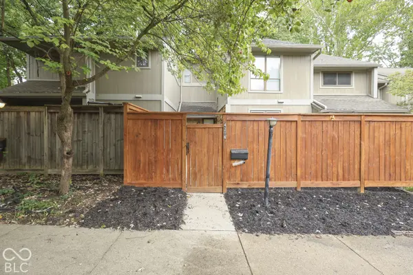 4216 Foxglove TRCE, Indianapolis, IN 46237