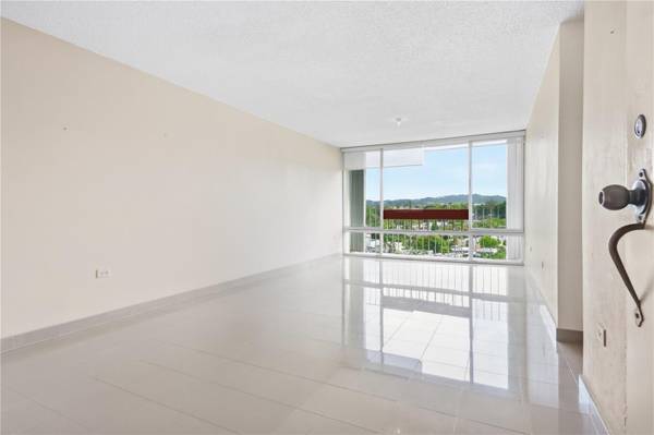 El Señorial APT 905 CONDOVILLA DE LA CEIBA COND. #1, San Juan, PR 00926