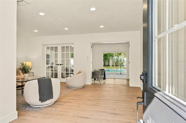 10309 RECLINATA LN, Tampa, FL 33618