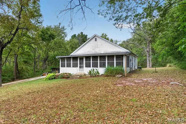 1765 Grothe RD, Flint Hill, MO 63385