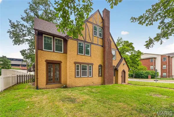 479 Catalina AVE, Webster Groves, MO 63119