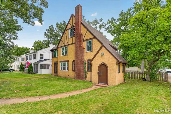 479 Catalina AVE, Webster Groves, MO 63119