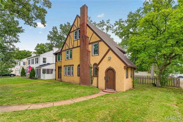 479 Catalina AVE, Webster Groves, MO 63119