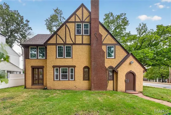 479 Catalina AVE, Webster Groves, MO 63119