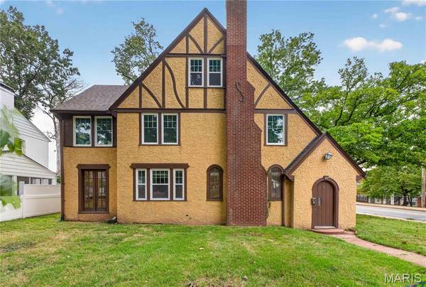 479 Catalina AVE, Webster Groves, MO 63119