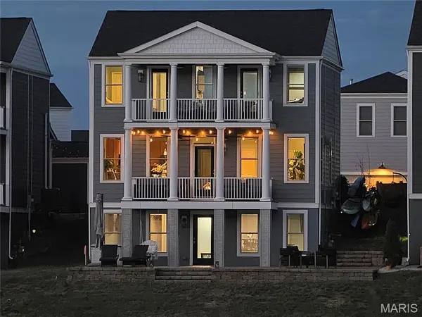 130 Suntan WAY, St Charles, MO 63301