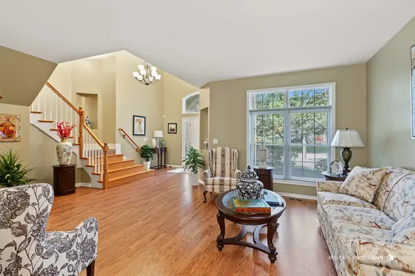 0N045 UNDERWOOD DR, Geneva, IL 60134