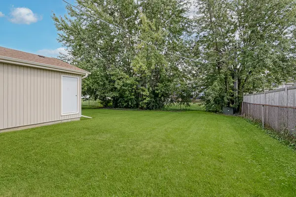 5809 Orange LN, Oak Forest, IL 60452