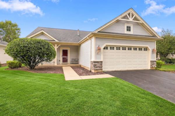 11723 Wildrose DR, Huntley, IL 60142