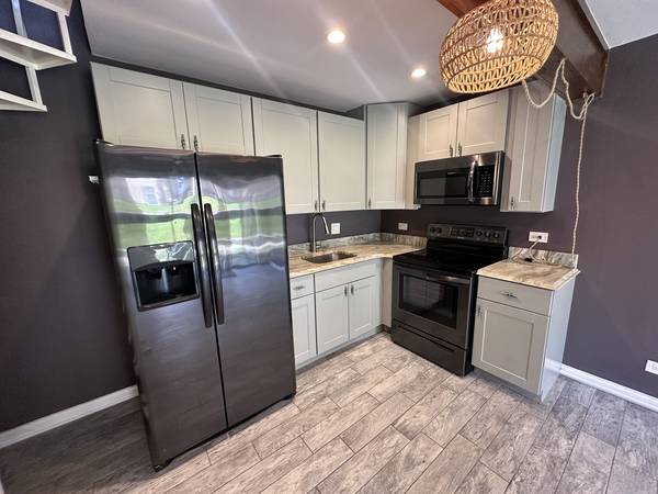 56 Vail Colony #6, Fox Lake, IL 60020