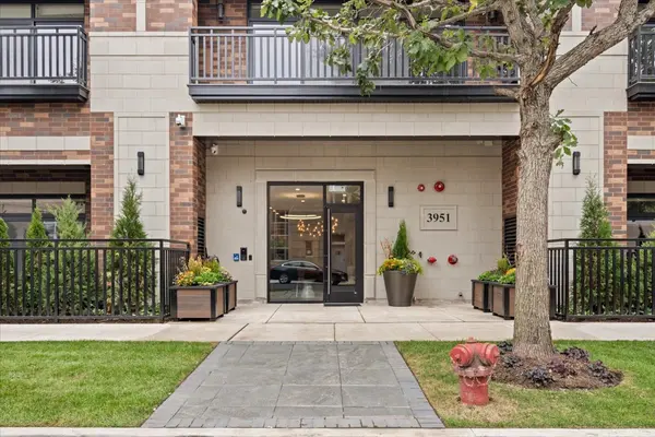 3951 N Wayne AVE #404, Chicago, IL 60613
