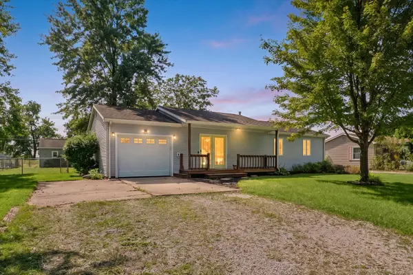 404 W BROADWAY, Ogden, IL 61859