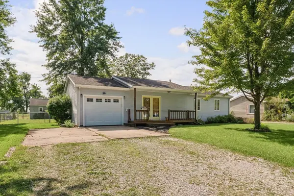 404 W BROADWAY, Ogden, IL 61859