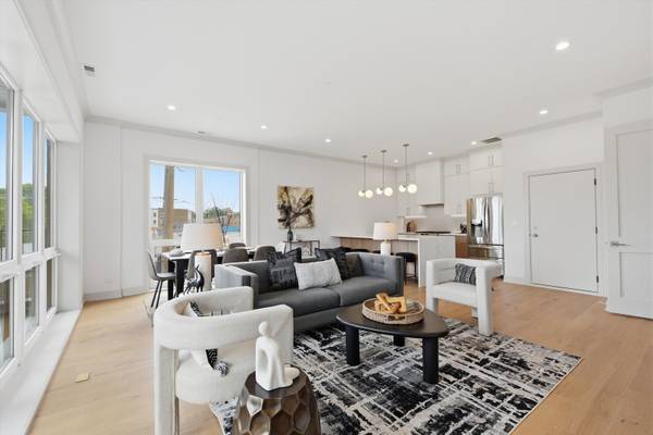 6414 N Francisco AVE #2F, Chicago, IL 60645