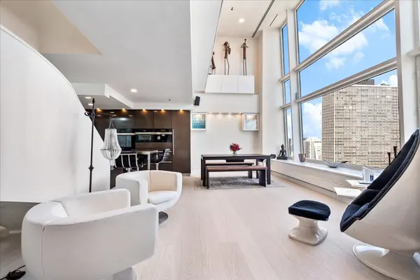 161 E Chicago AVE #24-02, Chicago, IL 60611