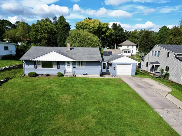 408 North ST, Decorah, IA 52101