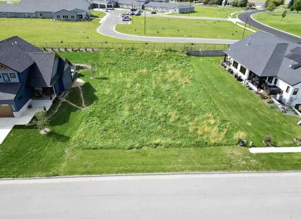 Massman DR, Decorah, IA 52101