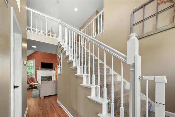 306 Heatherwood DR, Valparaiso, IN 46383