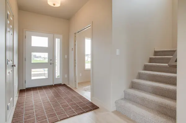 2534 Golden LN S, Fargo, ND 58104