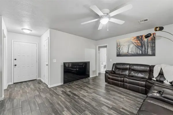 12302 SW 15th TER, Yukon, OK 73099