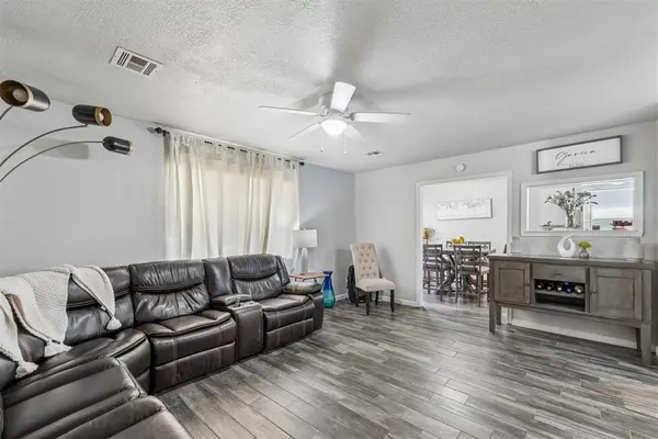 12302 SW 15th TER, Yukon, OK 73099