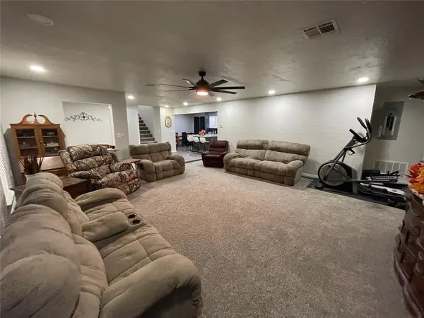 520 Adams ST, Holdenville, OK 74848