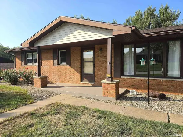2107 N ARROWOOD CT, Quincy, IL 62305