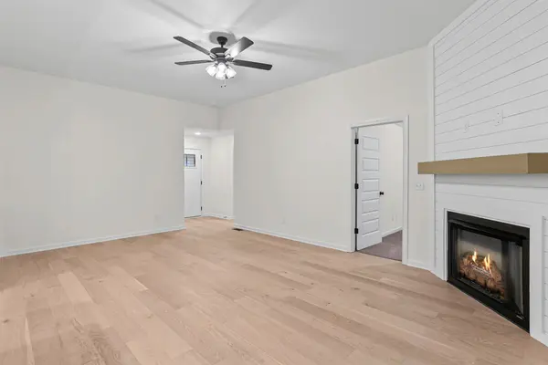 326 Tisha Ct, Clarksville, TN 37042