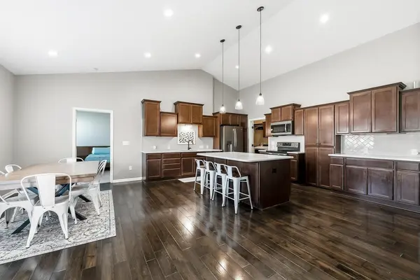 965 N Cedar Brook Circle, Mulvane, KS 67110