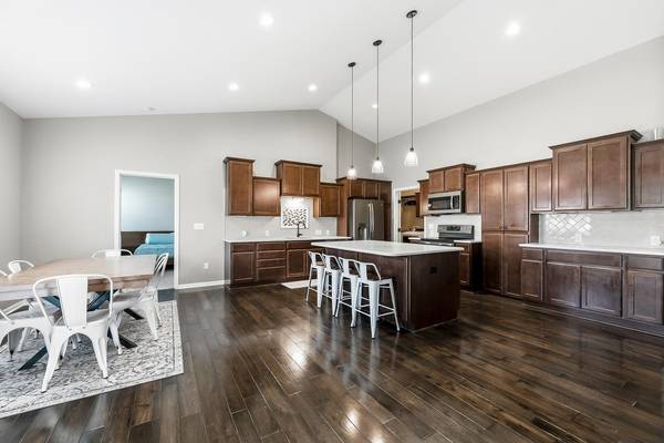 965 N Cedar Brook Circle, Mulvane, KS 67110