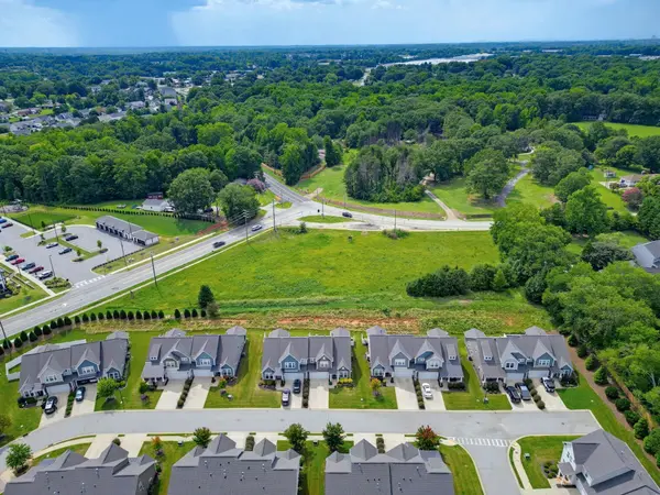 00 Corn RD, Mauldin, SC 29607