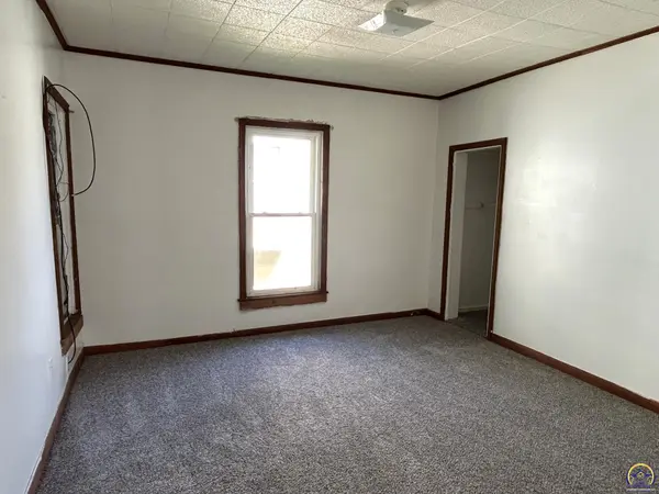 738 NE Green ST, Topeka, KS 66616
