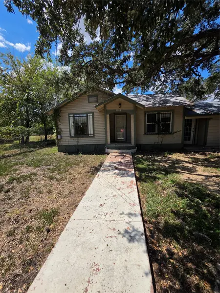 1109 Pecos ST, Lockhart, TX 78644