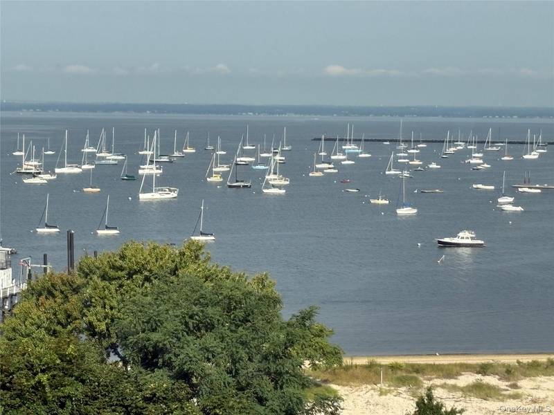 40 Prospect AVE, Sea Cliff, NY 11579