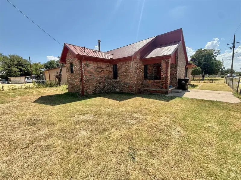 134 S Grand AVE, Martha, OK 73556