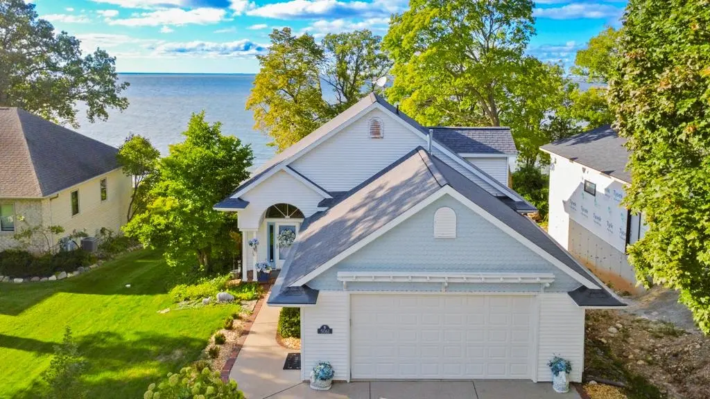 5061 EDGEWATER BEACH RD, Green Bay, WI 54311-9732