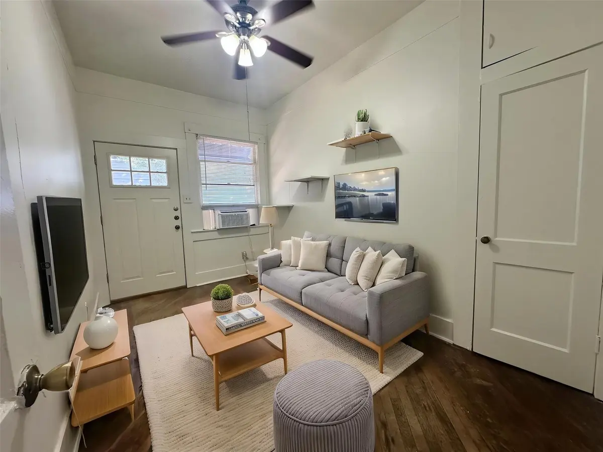 106 W 38th ST #A, Austin, TX 78705