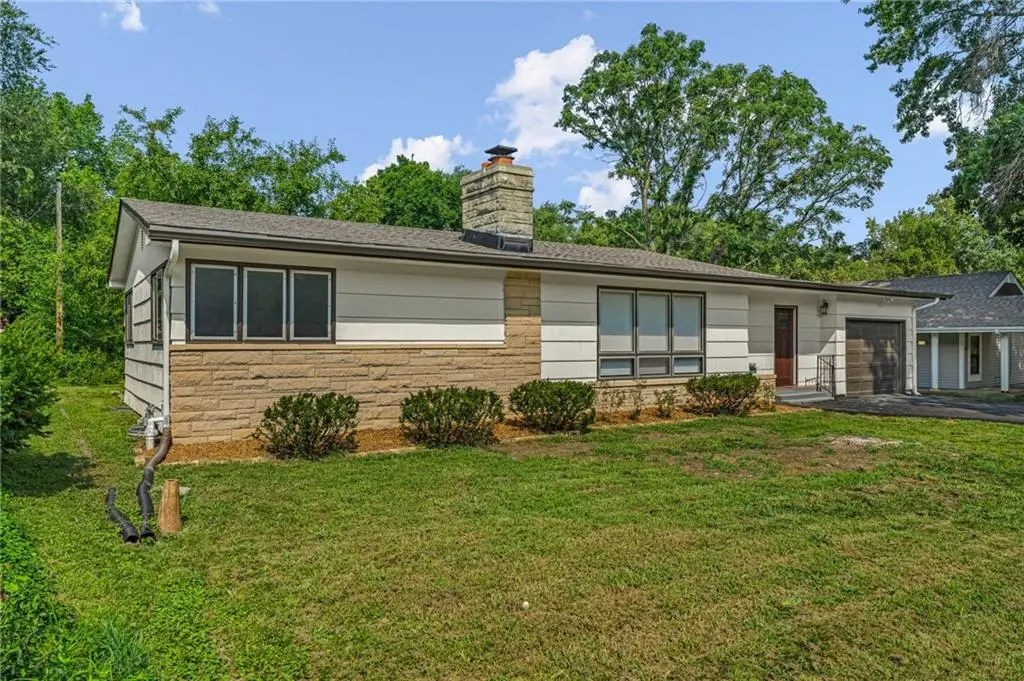 2009 Learnard AVE, Lawrence, KS 66046