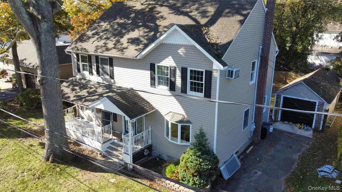 16 Babylon DR, Sound Beach, NY 11789